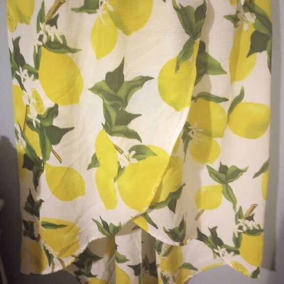 Lemon print faux wrap dress with spaghetti strap - Picture 4 of 8